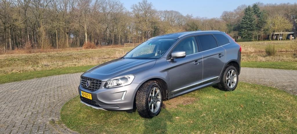 Volvo XC60 2.0 D4 Summum Geartronic 2016 Grijs, Auto's, Volvo, 1800 kg, 1969 cc, USB, Particulier