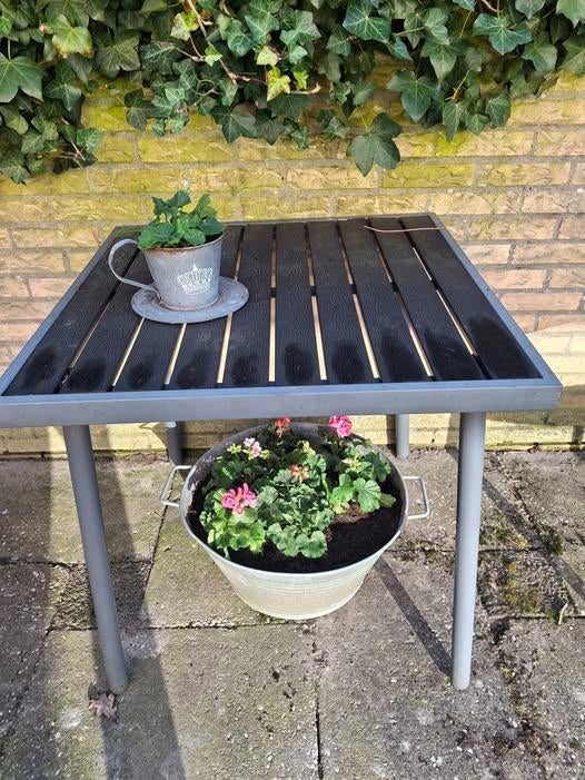 gezocht tuintafel als op afbeelding, Ophalen of Verzenden, Gebruikt, Vierkant, Kunststof