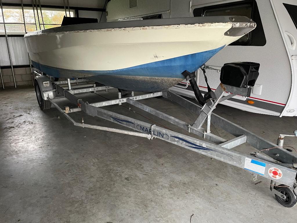 Boot project plus trailer en motor, Watersport en Boten, Ophalen, 10 tot 30 pk, Gebruikt, 3 tot 6 meter