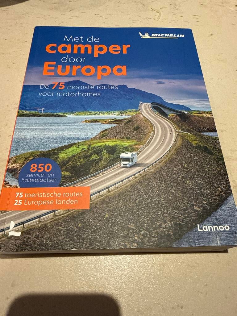 Met de camper door Europa, Boeken, Reisgidsen, Gelezen, Michelin, Europa, Ophalen of Verzenden