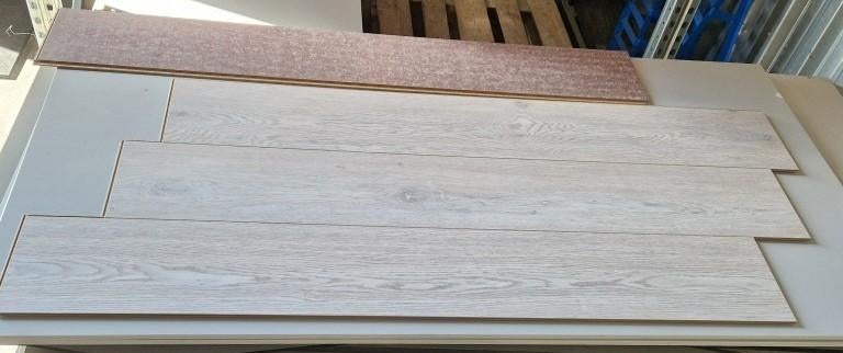 Restpartij 40m2 laminaat Krono Original Dub White Oiled 5552, Ophalen, Info@krono-original.com, Nieuw, Kronospan Group