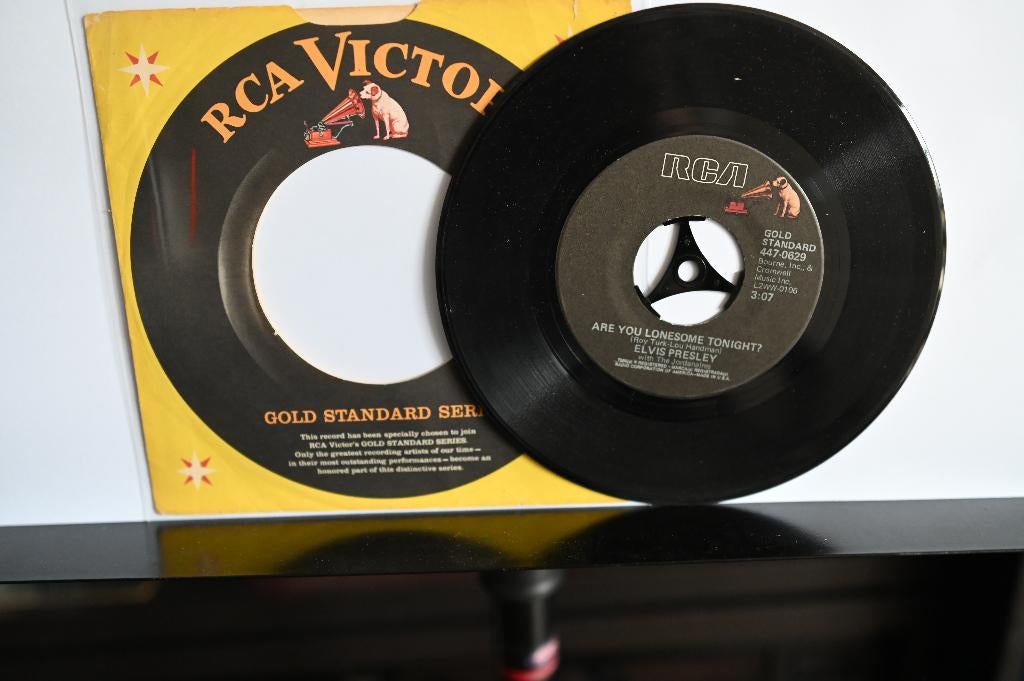 Single447 0629 1977 Elvis Presley - Are you lonesome tonight, 7 inch, Single, Ophalen of Verzenden, Zo goed als nieuw