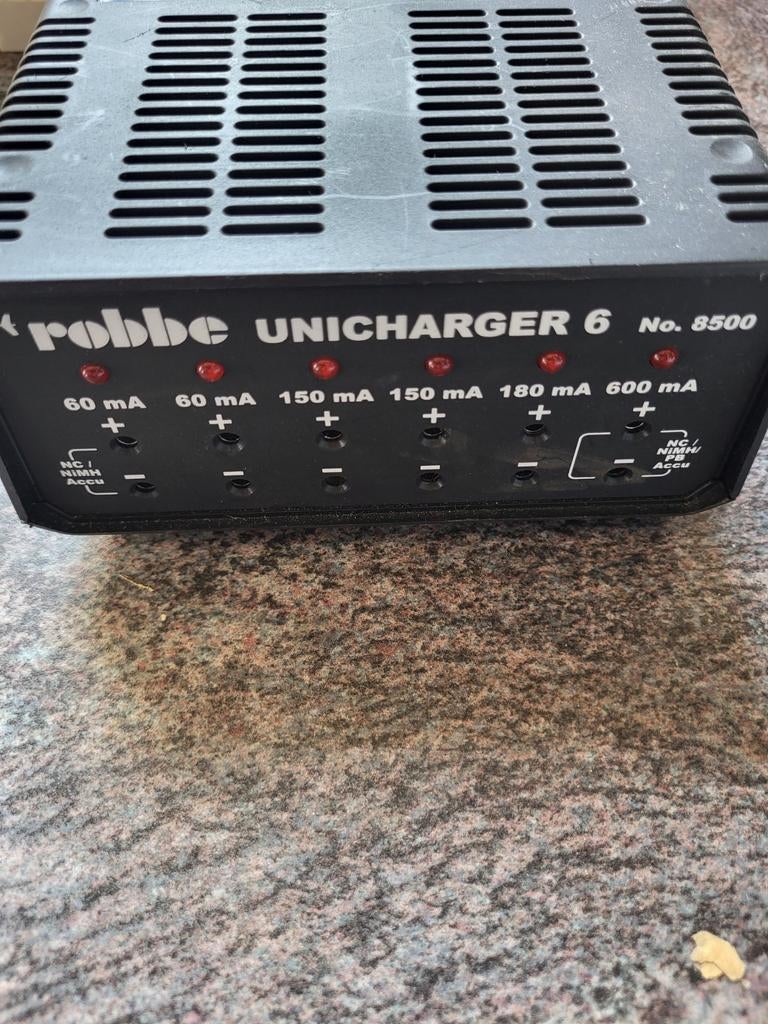 Robbe Unicharger 6 - Universele Lader, Hobby en Vrije tijd, Modelbouw | Radiografisch | Overige, Ophalen of Verzenden, Gebruikt