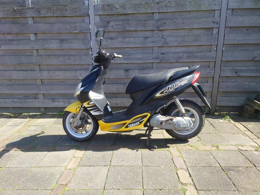 Yamaha Jog RR Scooter - Geel/Zwart, Fietsen en Brommers, Scooters | Yamaha, Ophalen, JogR of RR, Tweetakt, Gebruikt