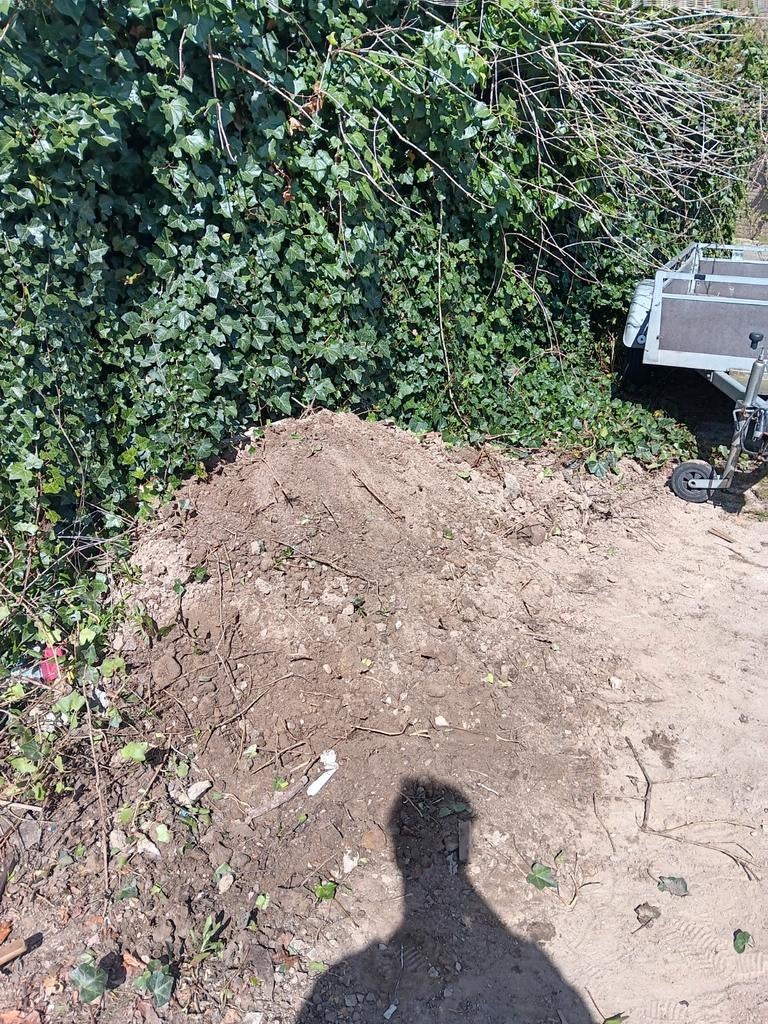 Zwarte aarde gratis af te halen (ca. 3 kruiwagens), Ophalen, Tuinaarde
