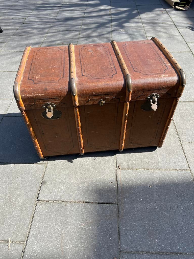 Oude koffer met initialen AM, Antiek en Kunst, Ophalen