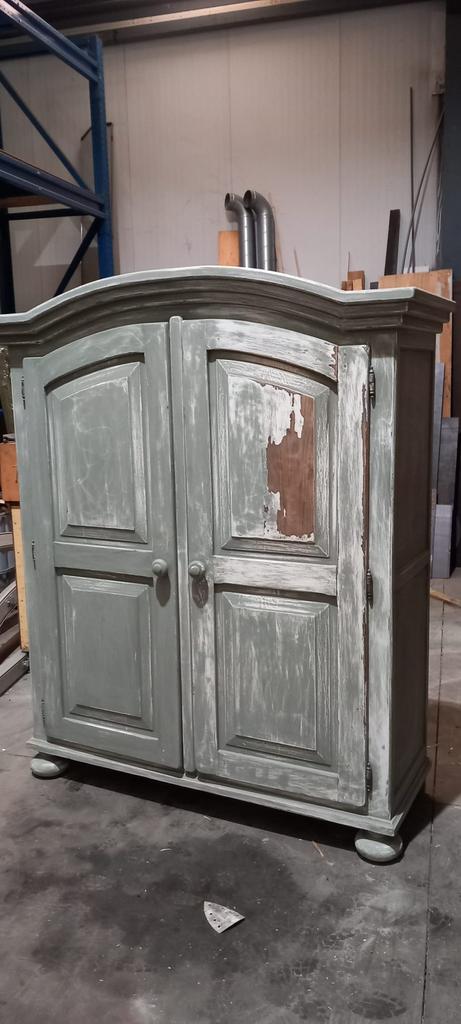 Antieke kast, Ophalen