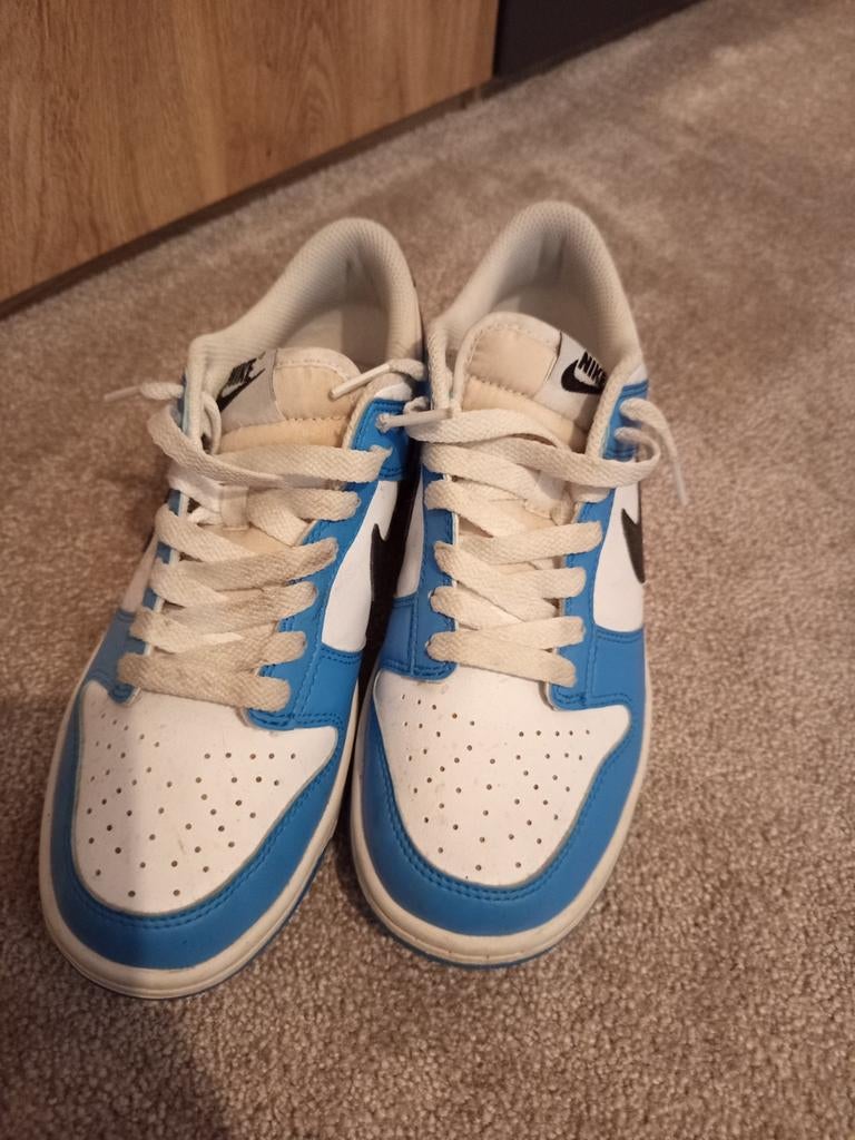 Nike Air low maat 38/5, Jongen of Meisje, Schoenen, Ophalen of Verzenden, Zo goed als nieuw