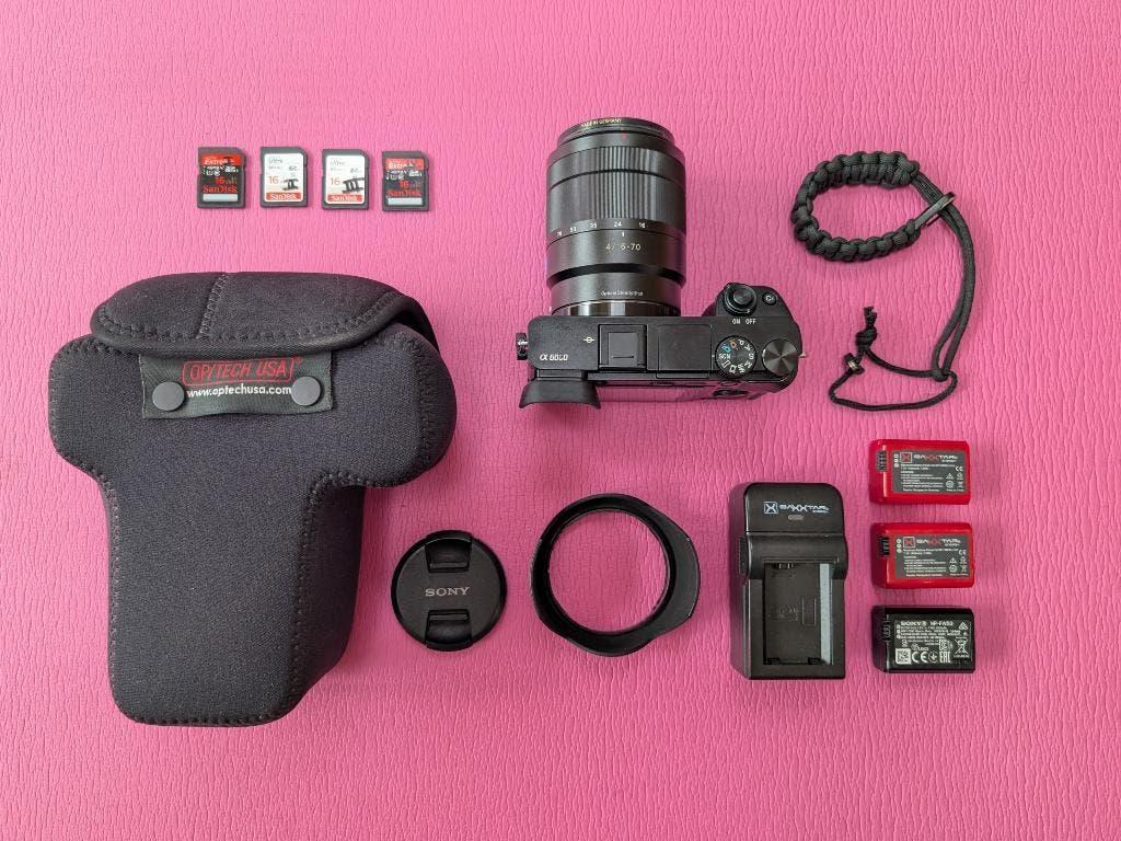 Sony A6000 body + Sony Zeiss SEL 16-70 mm lens incl. toebeh., Audio, Tv en Foto, Fotocamera's Digitaal, Gebruikt, Compact, Ophalen of Verzenden