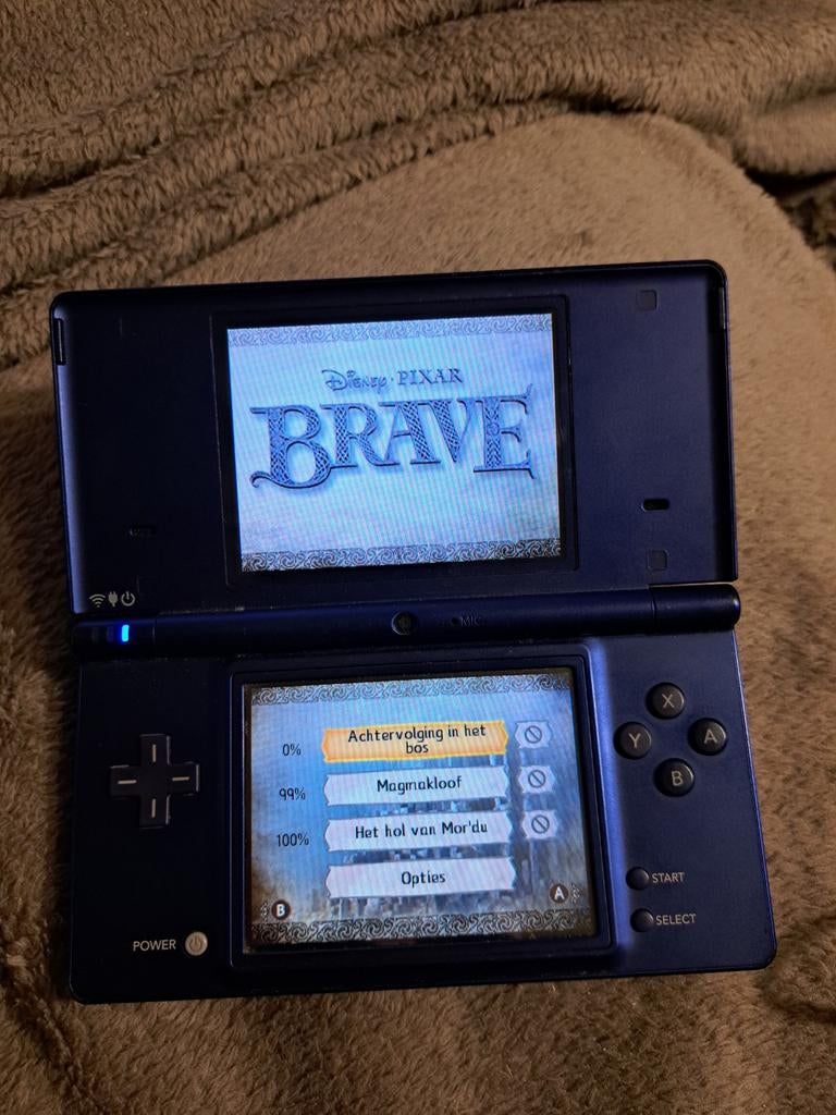 Nintendo DSi blauw met oplader, Spelcomputers en Games, Spelcomputers | Nintendo DS, Ophalen