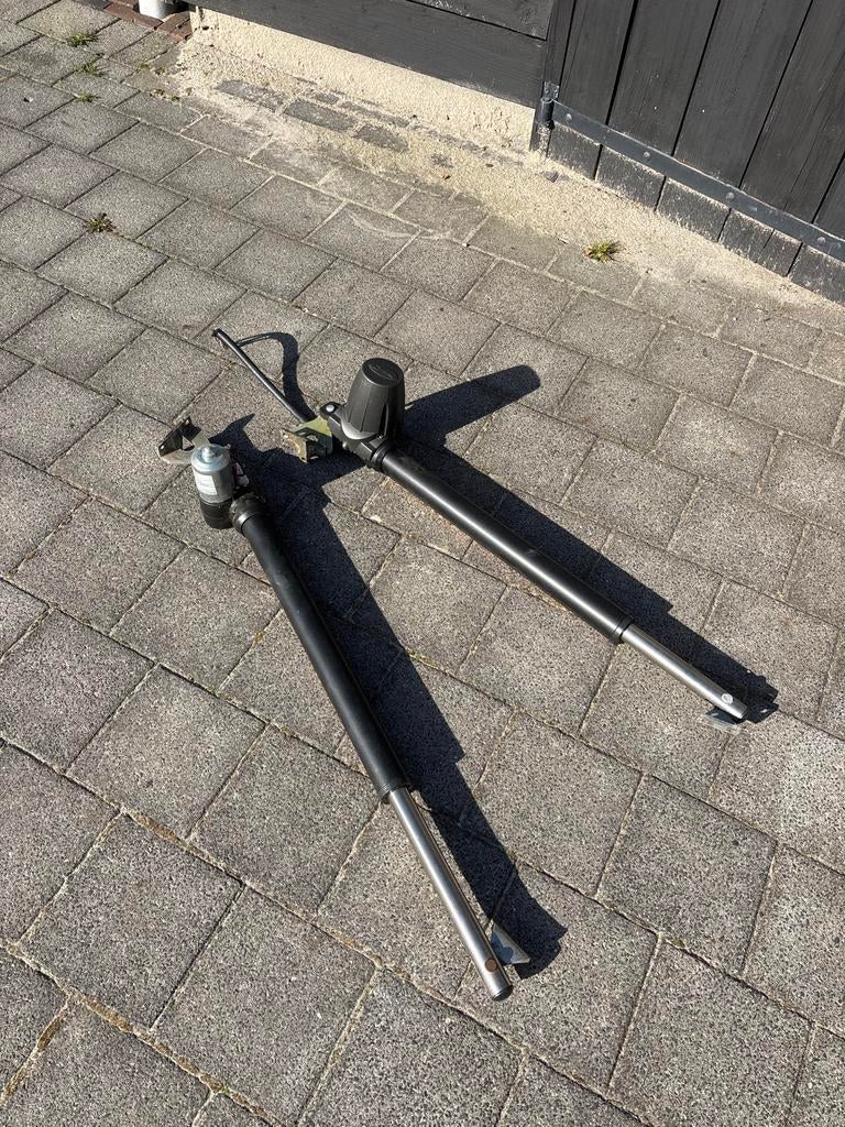 2 Stagnoli poortopeners te koop, Gebruikt, Overige typen, Ophalen of Verzenden, Overige materialen