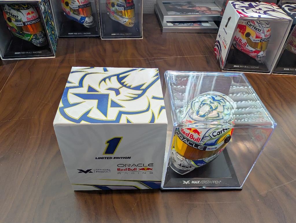 Max Verstappen helm Oostenrijk 2022 1:4, Ophalen of Verzenden, Zo goed als nieuw, Formule 1
