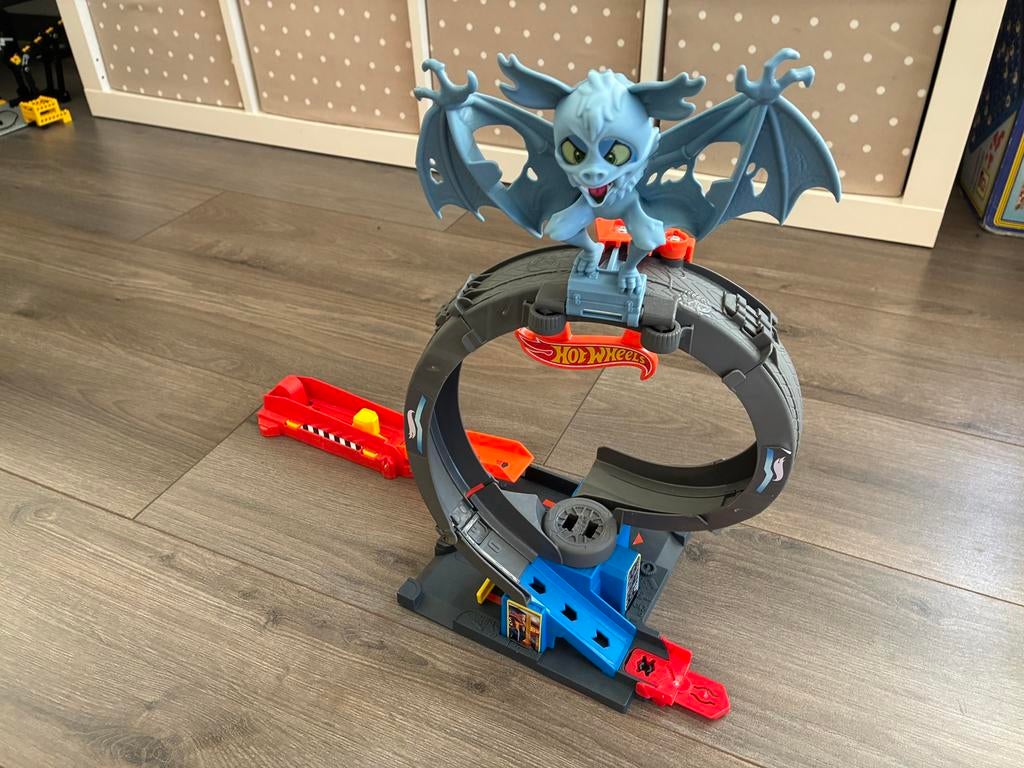 Hot Wheels Bat Loop Attack - vleermuis aanval, Ophalen, Racebaan, Nieuw, Hot Wheels