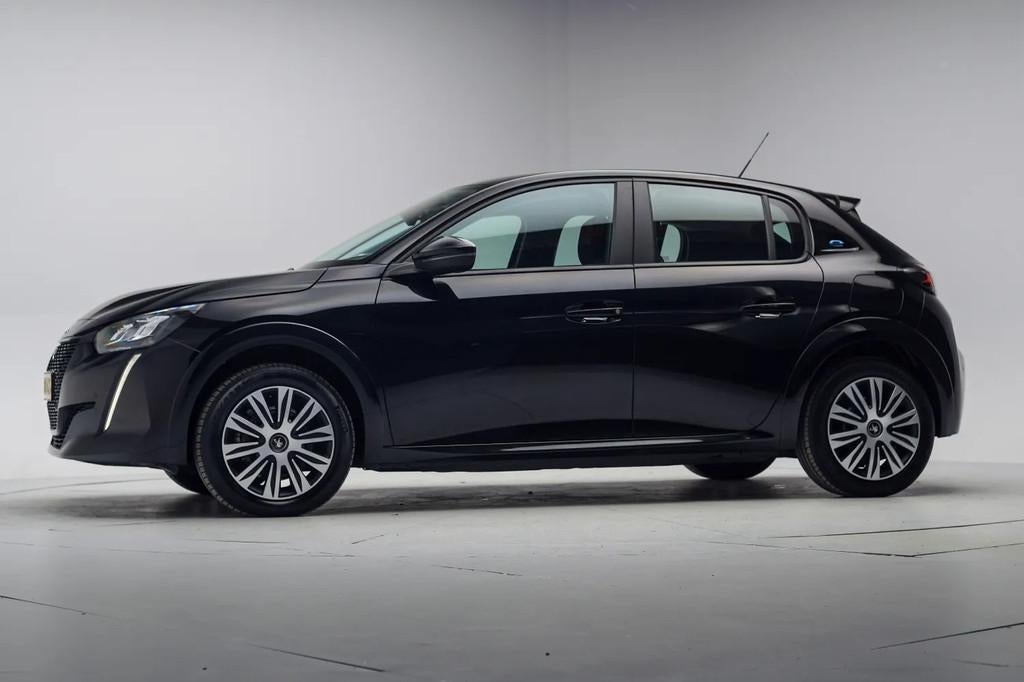 Peugeot 208 EV Active Pack 50kWh 3-fase [ LED Navi Apple/And, Gebruikt, Zwart, Origineel Nederlands, 1430 kg