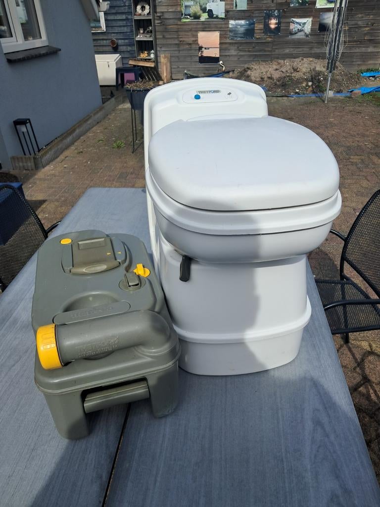 Camper toilet, Ophalen, Gebruikt