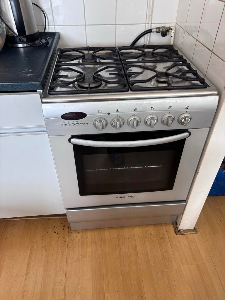 Bosch Vrijstaand Gasfornuis met Oven - Zilver, Ophalen, Gebruikt, 60 cm of meer, 4 kookzones