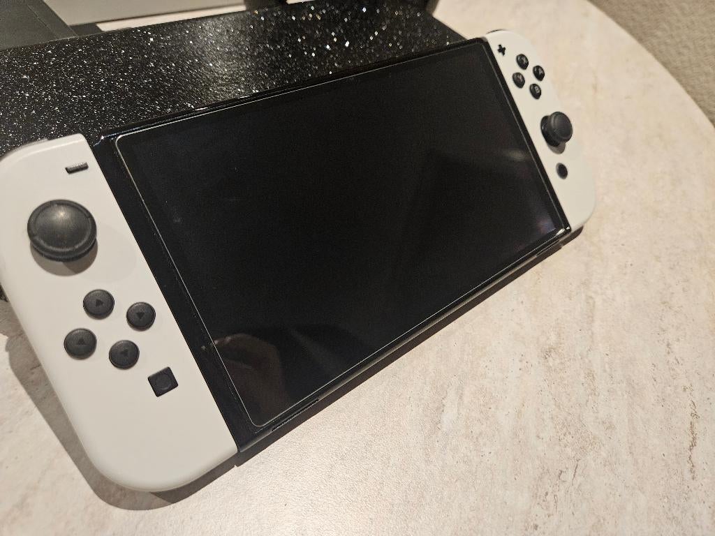 Nintendo Switch OLED, Spelcomputers en Games, Ophalen, Zo goed als nieuw, Met 1 controller, Switch OLED