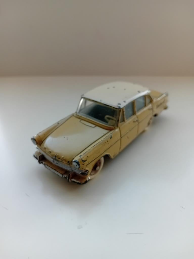 Dinky toys France Opel rekord., Ophalen of Verzenden, Auto, Dinky Toys