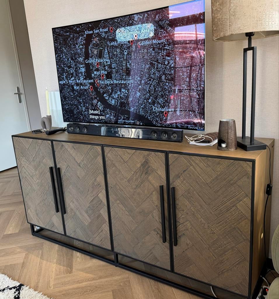 RICHMOND herringbone dressoir, Huis en Inrichting, Ophalen, 150 tot 200 cm, Zo goed als nieuw, 25 tot 50 cm