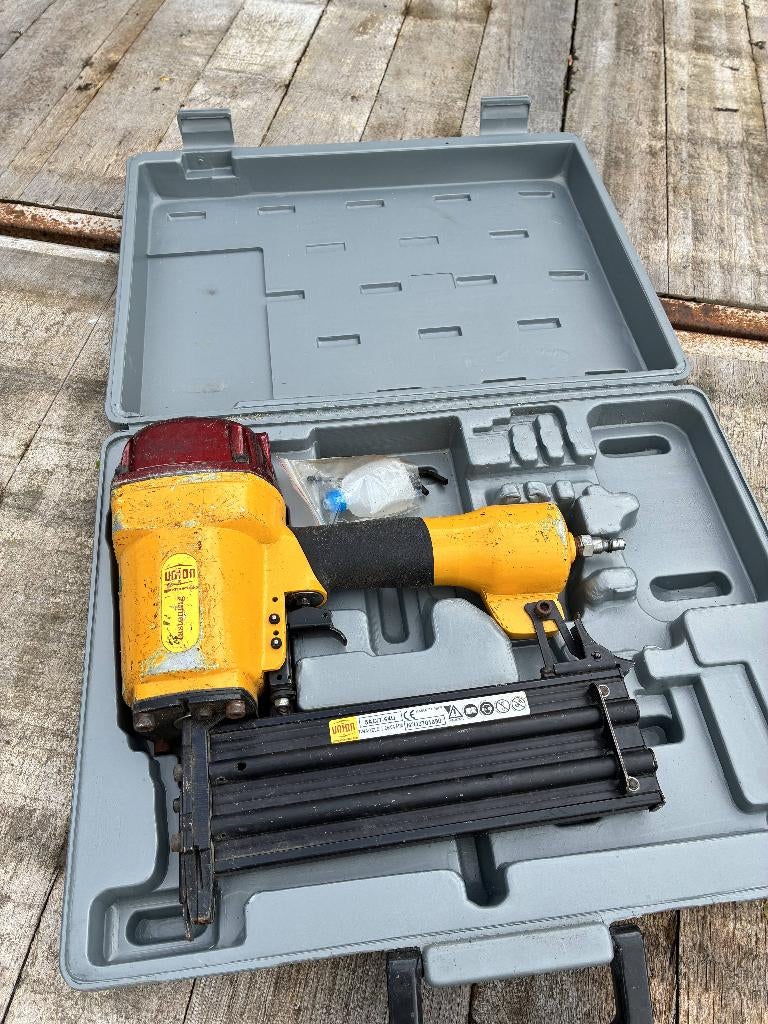 Tacker Pneumatisch, Doe-het-zelf en Verbouw, Ophalen, Gebruikt