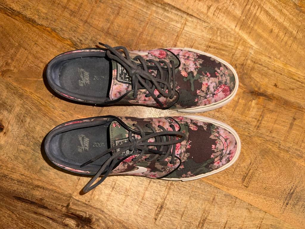 Nike SB Janoski Floral Limited Edition Sneakers, Ophalen of Verzenden, Gedragen, Overige kleuren, Sneakers of Gympen