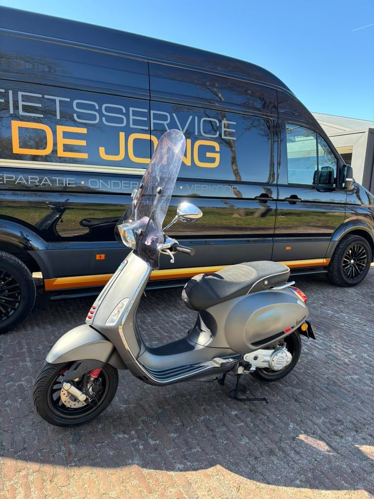 Vespa sprint 2018  25 km, Fietsen en Brommers, Scooters | Vespa, Ophalen, Gebruikt, Vespa S, Benzine