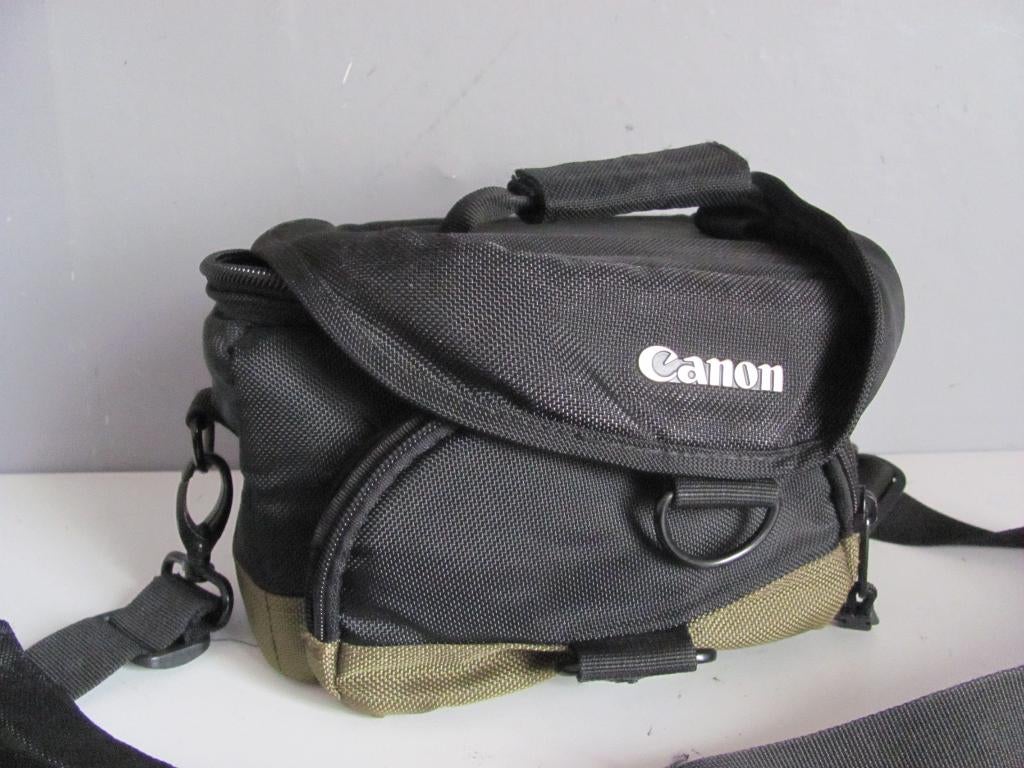 Canon cameratas 22x14x14cm met scheidingsvlakken(kussens), Audio, Tv en Foto, Fotografie | Fototassen, Ophalen of Verzenden, Zo goed als nieuw