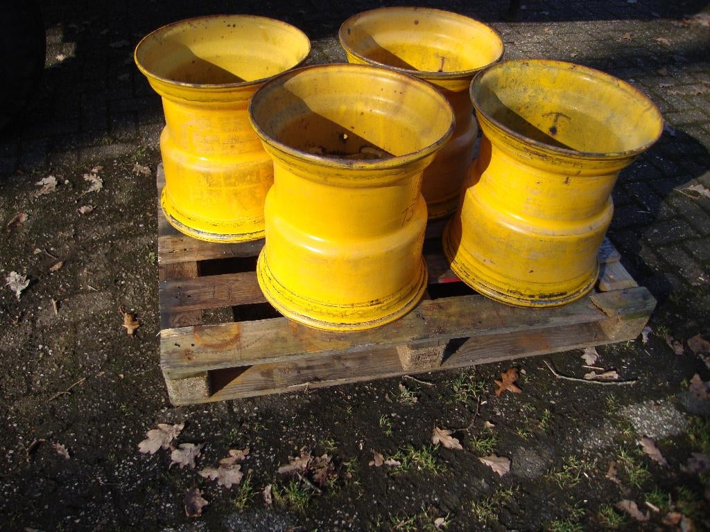 Velgen 15.5 inch voor wielen/band 500/55-15.5, Ophalen, Gebruikt