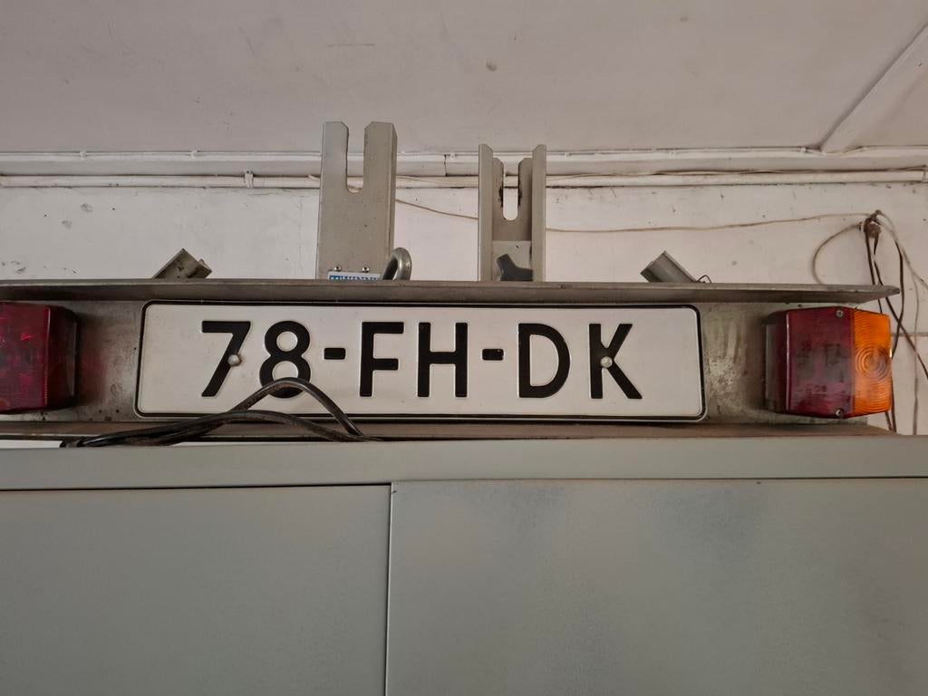 Fietsenrek voor op auto - Trekhaakdrager met verlichting, Ophalen, 2 fietsen, Gebruikt, Trekhaakdrager