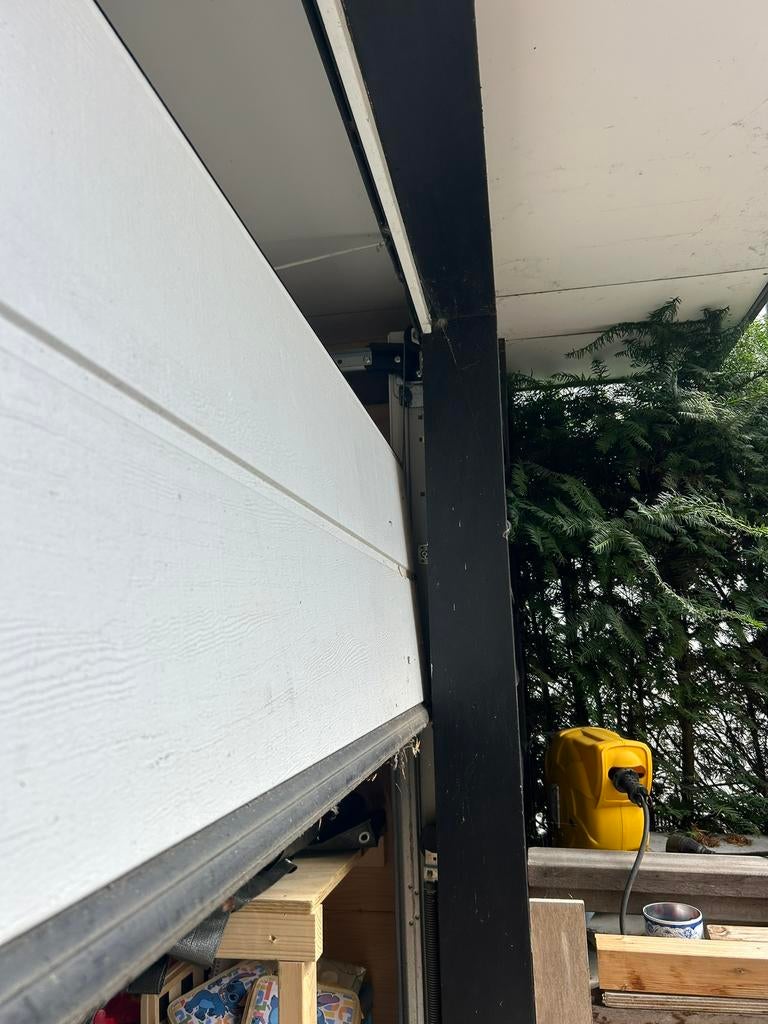 Overhead deur met motor, Ophalen, Kunststof, Gebruikt, Garagedeur