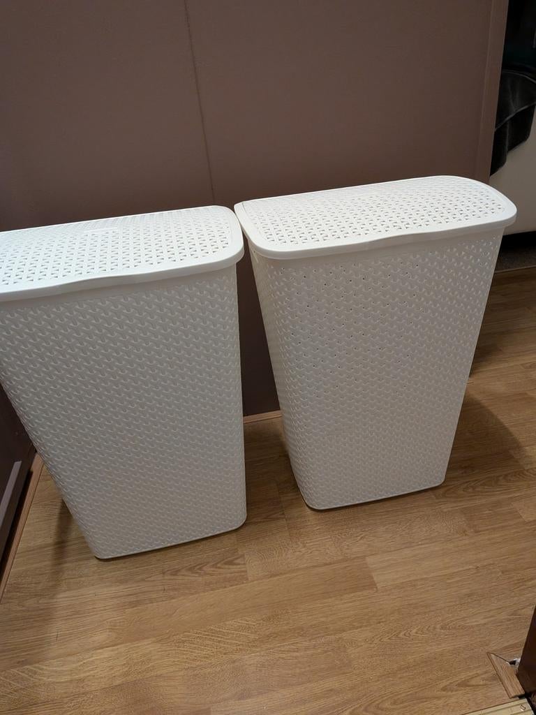 2 Wasmanden van Curver, Ophalen