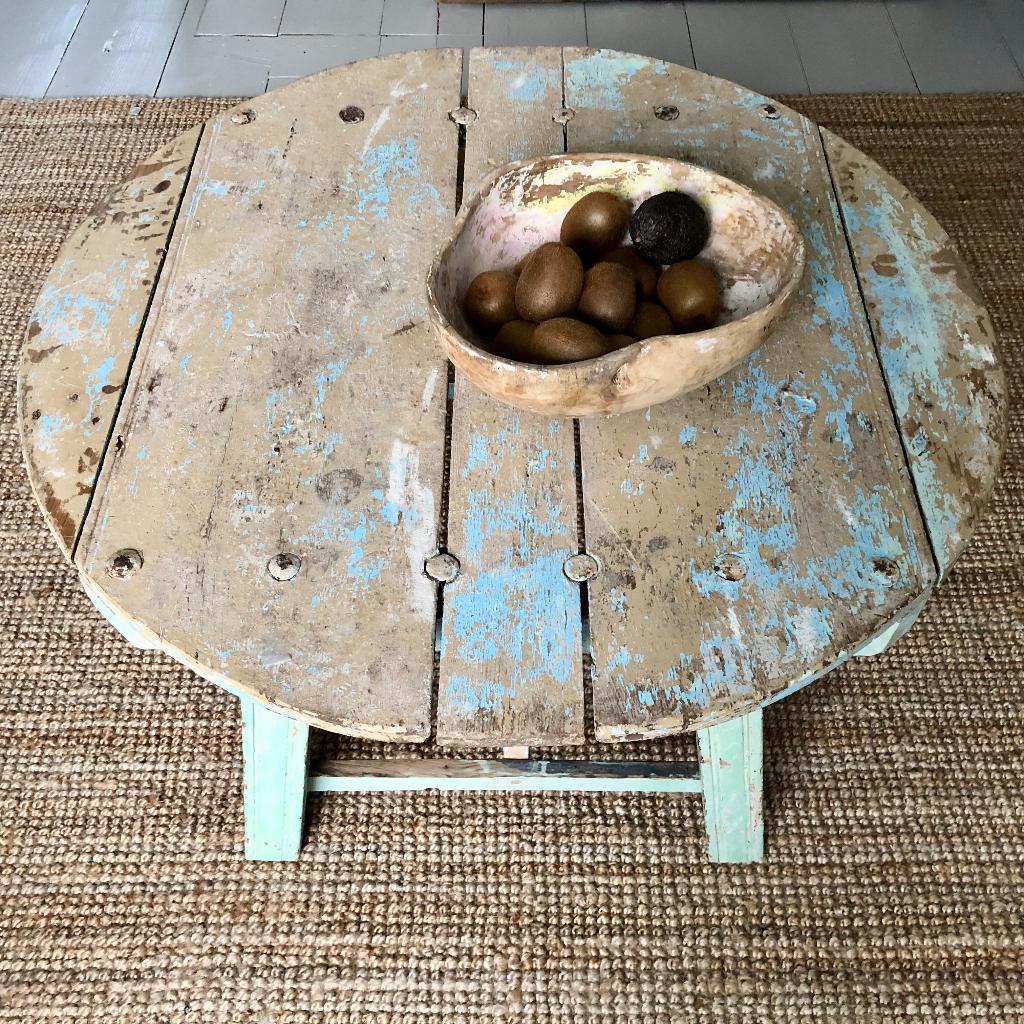 antieke Spaanse koffietafel in prachtig zeegroen patina, Antiek en Kunst, Antiek | Meubels | Tafels, Ophalen