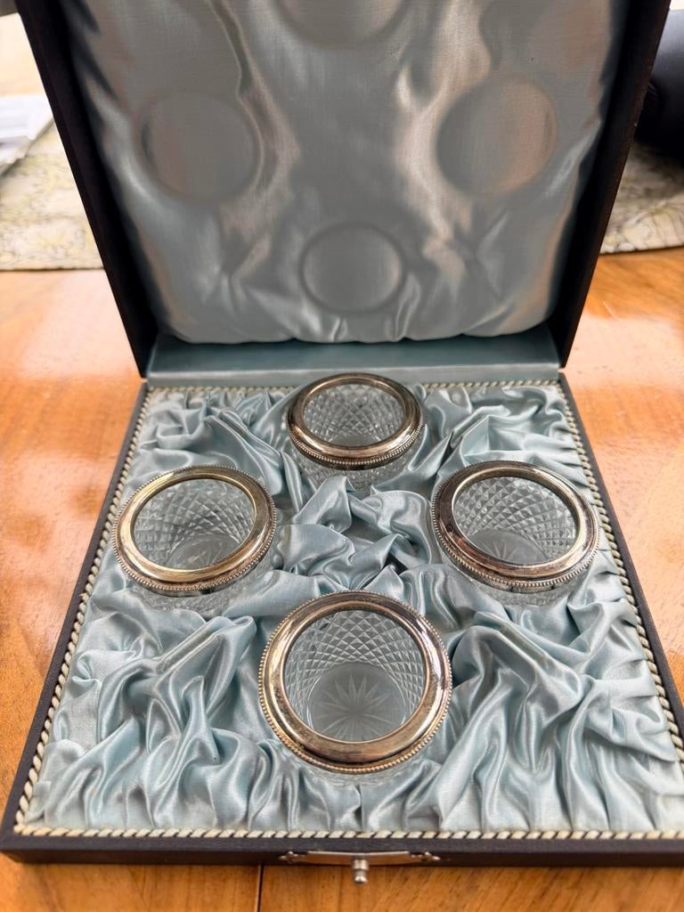 Vintage zoutvaatjes kristal - verzilverde rand in cassette, Ophalen of Verzenden, Zilver