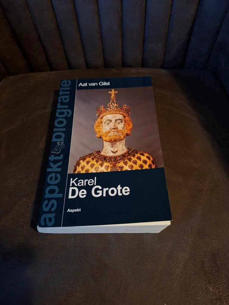 Karel De Grote - Aat van Gilst (Aspekt biografie), Ophalen of Verzenden, Zo goed als nieuw, Aat van Gilst, Overige