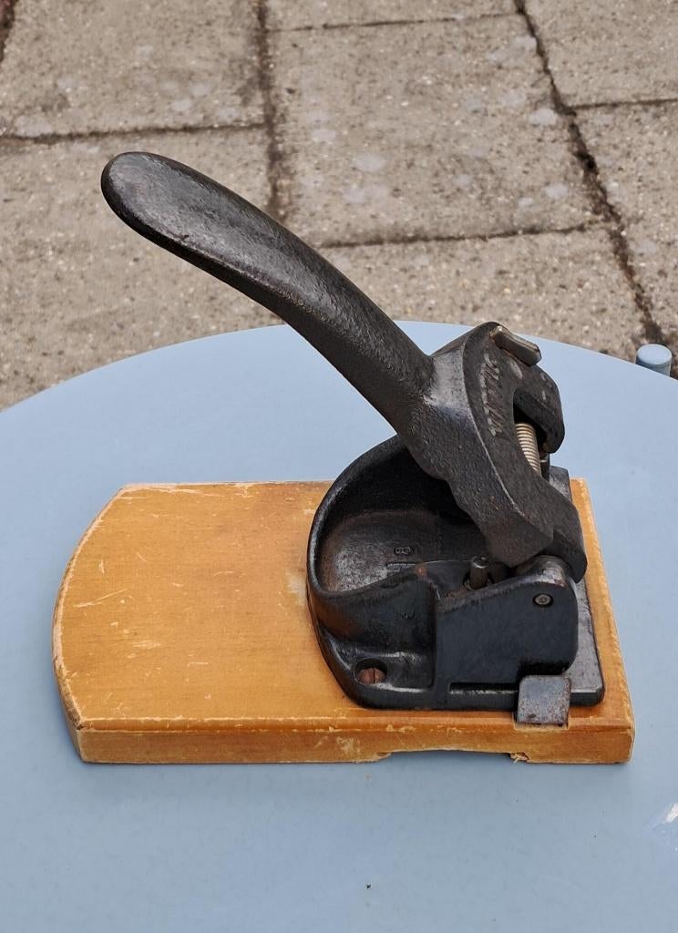 vintage perforator, Ophalen of Verzenden, Gebruikt
