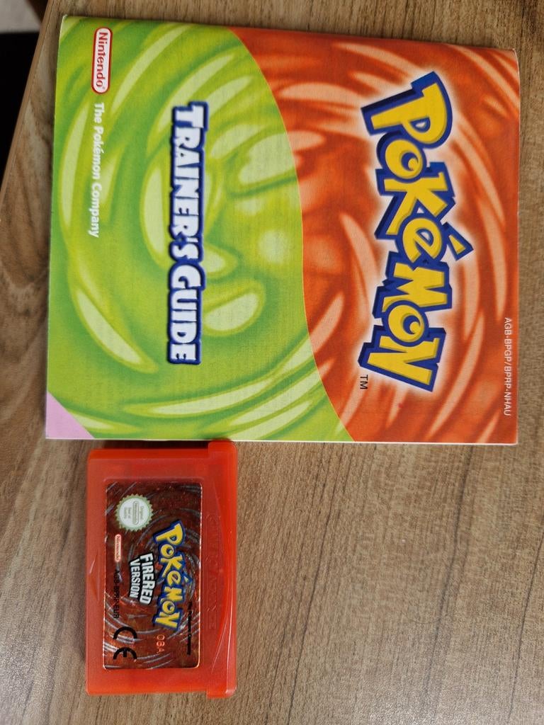 Pokémon FireRed Version GBA met boekje en adapter, Spelcomputers en Games, 1 speler, Ophalen of Verzenden, Zo goed als nieuw, Role Playing Game (Rpg)