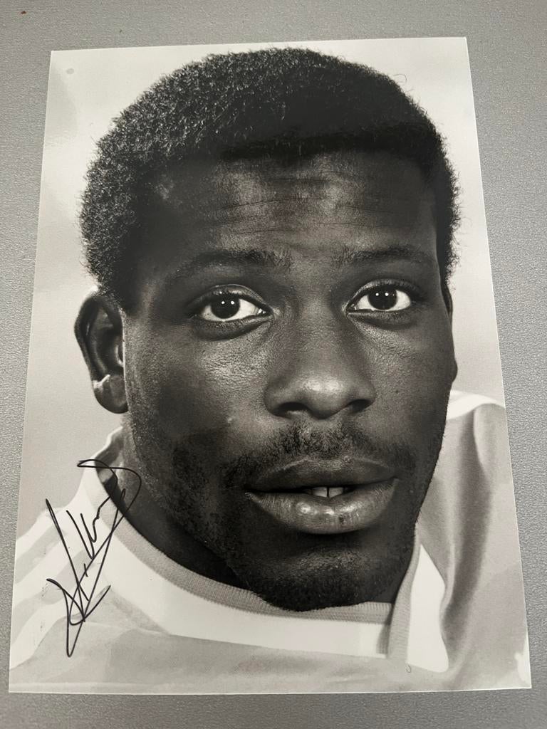Persfoto Stanley Menzo Ajax/Oranje 1988 + handtekening, Ophalen of Verzenden, Gebruikt, Ajax, Poster, Plaatje of Sticker