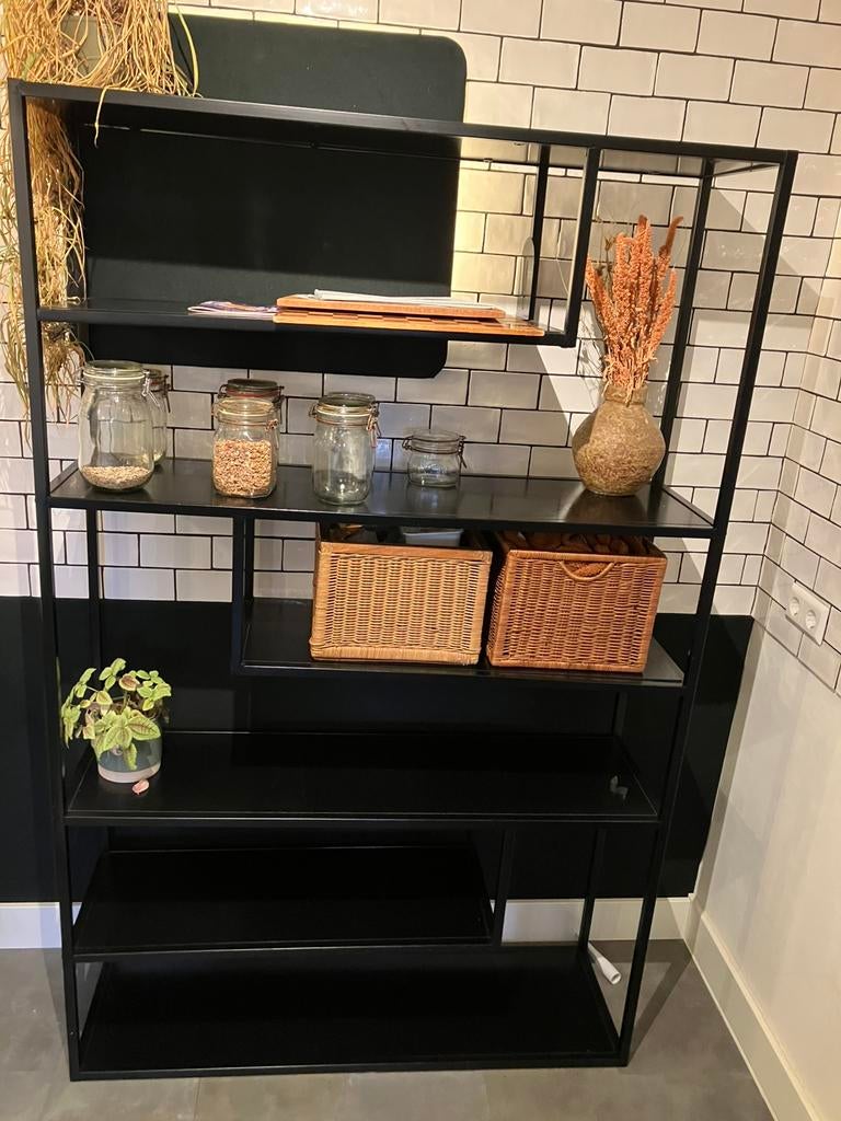 WOOOD Teun vakkenkast zwart metaal, Ophalen, Gebruikt