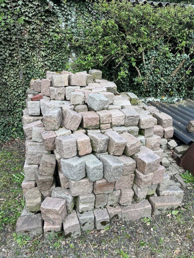 Basaltblokken, waaltjes en klinkers, Ophalen, Gebruikt, Klinkers, Natuursteen