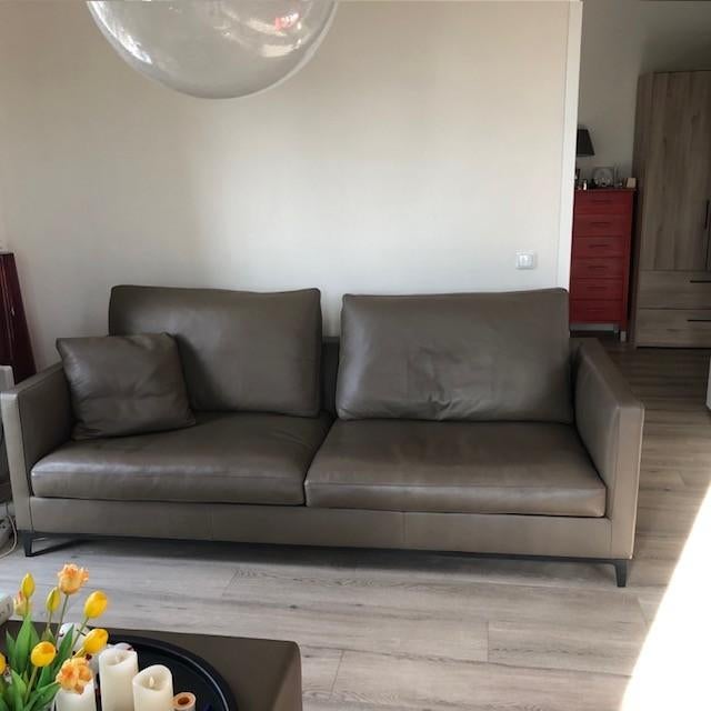 Lederen sofa + ottomaan /hocker; merk Camerich, Ophalen, 250 tot 300 cm, Driepersoons, 75 tot 100 cm