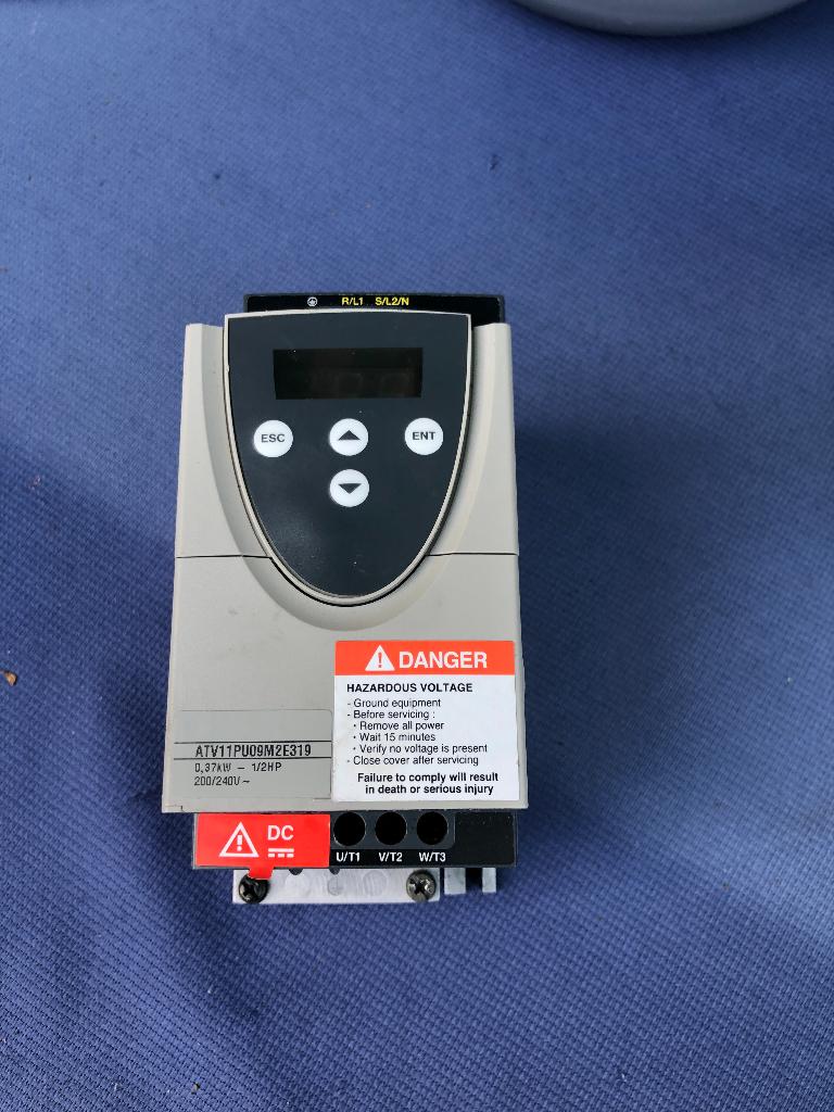 :frequentieregelaar ATV 11 / 0.37 kW- 1/2 hp, Ophalen of Verzenden, Gebruikt