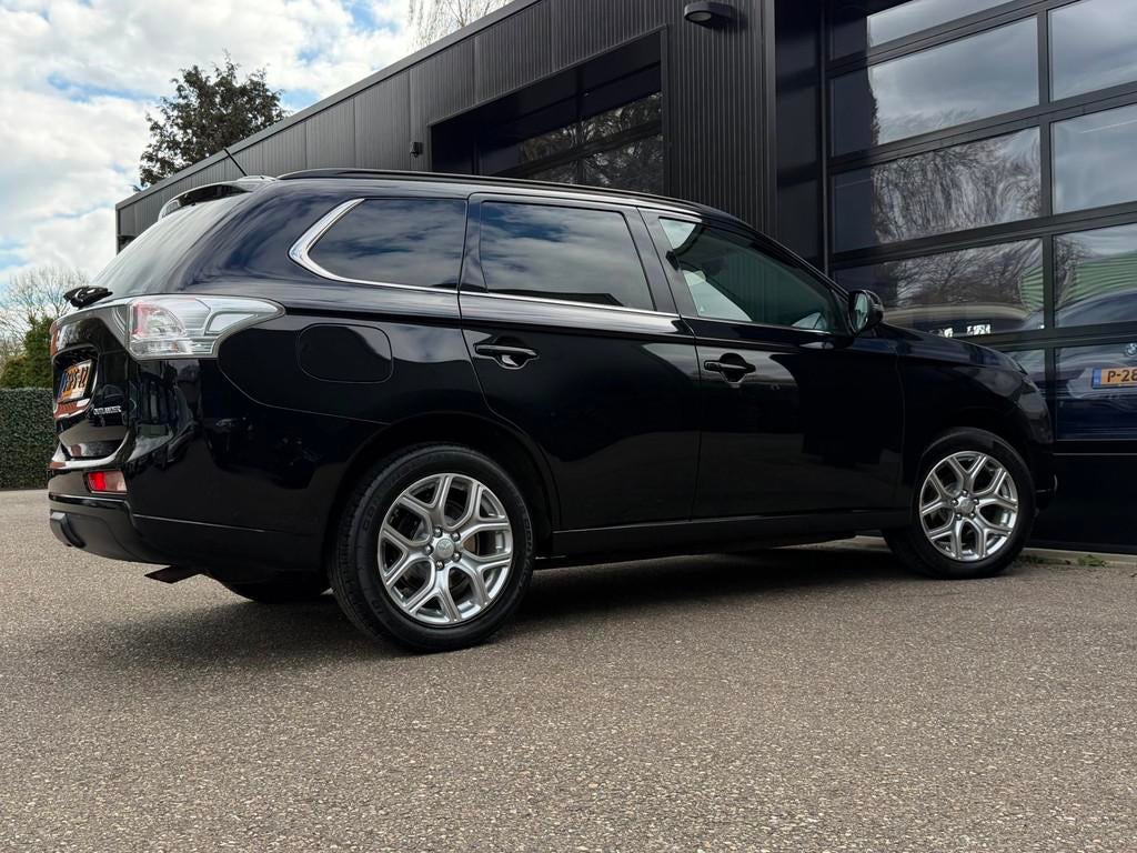 Mitsubishi Outlander 2.0 PHEV Instyle Navi Pano Leder Camera, 4 cilinders, Zwart, Vierwielaandrijving, Hybride Elektrisch/Benzine