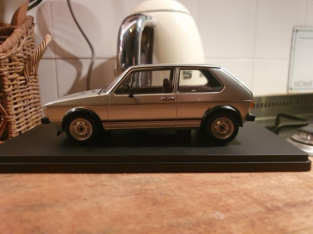 Golf 1   gti, Hobby en Vrije tijd, Modelauto's | 1:24, Ophalen of Verzenden, Bburago