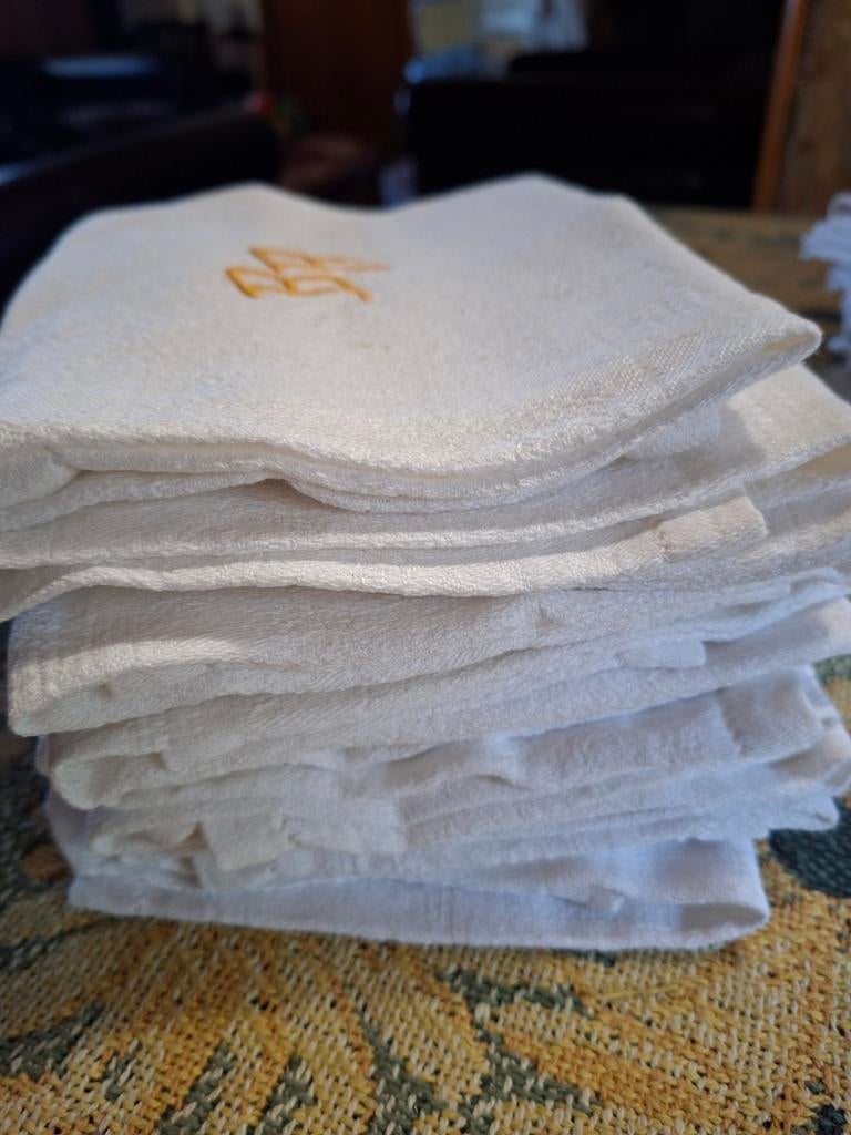 12 antieke linnen  damast servetten met monogram, Verzenden