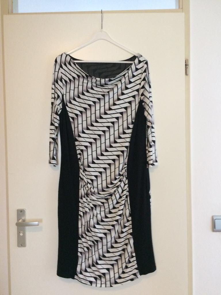 Anna jurk maar XXL zwart wit, Zwart, Maat 46/48 (XL) of groter, Ophalen of Verzenden, Zo goed als nieuw