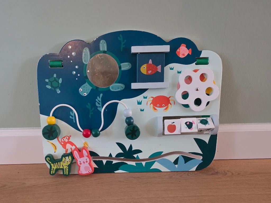 Box speelgoed activiteitenbord Hema, Ophalen, Zo goed als nieuw