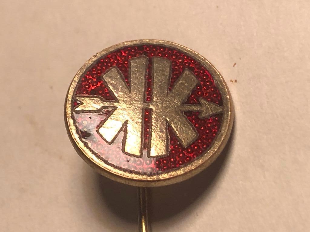 Emaille KREIDLER LOGO BROMFIETSMERK Speld (Rood/Metaalkleur), Verzenden, Zo goed als nieuw, Transport, Speldje of Pin