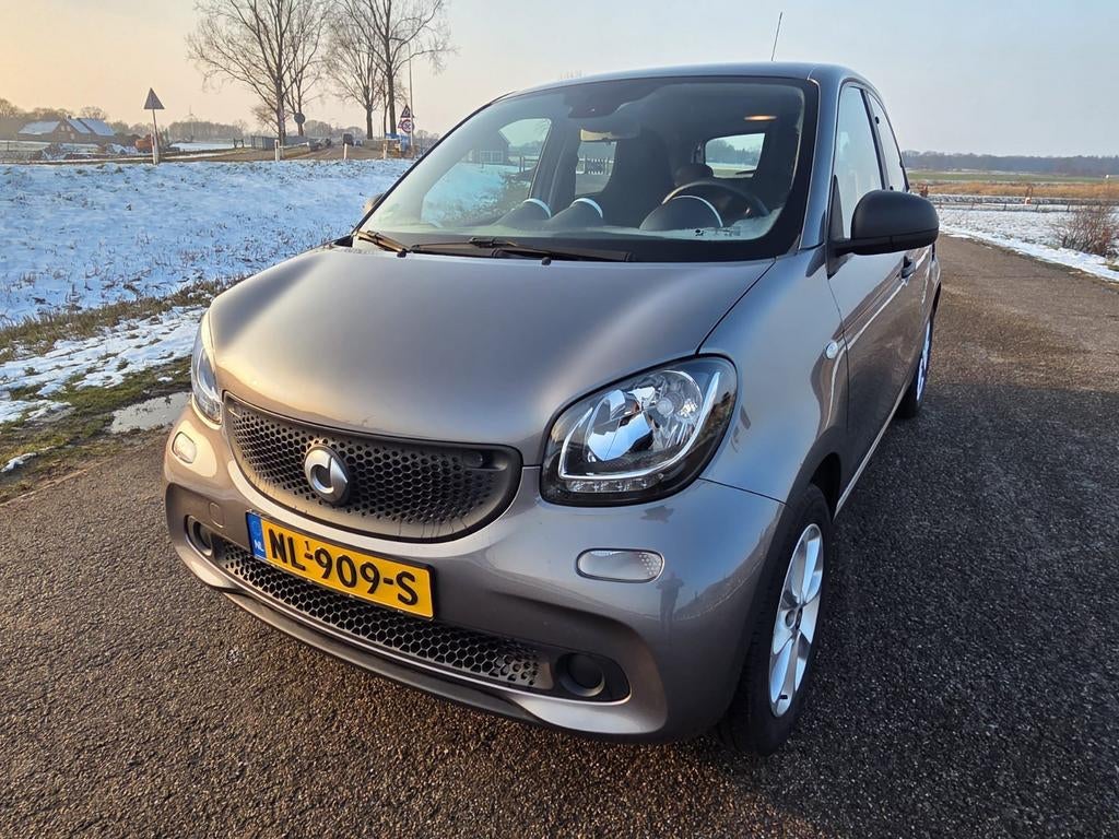 Smart ForFour 1.0 71pk S&S 2017 Grijs, Auto's, Smart, 4 stoelen, Origineel Nederlands, Handgeschakeld, 70 pk