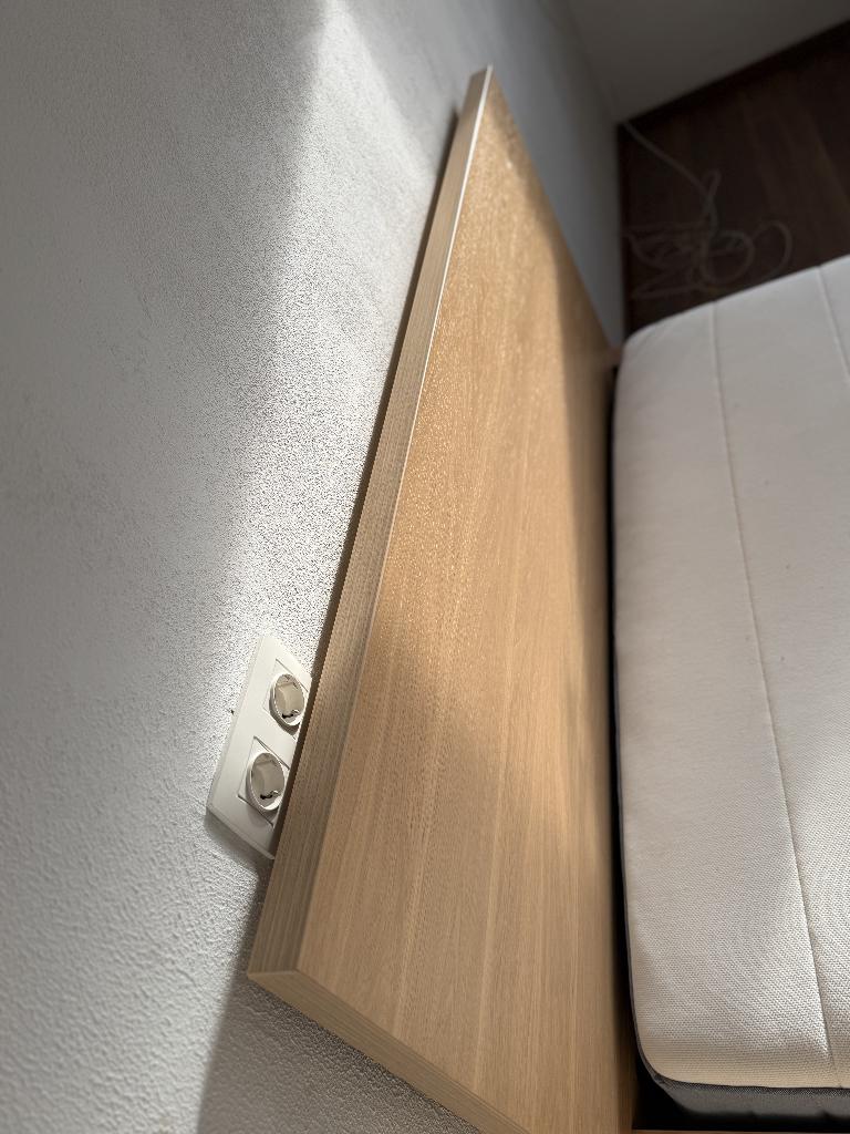 MOVE OUT SALE - Bed, Ophalen, Zo goed als nieuw, Twijfelaar, Hout