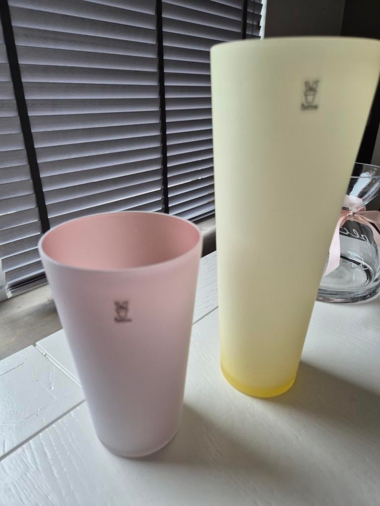 2 Pol's Potten vaasjes, een licht geel en een oud roze, Overige materialen, Geel, Ophalen of Verzenden, Zo goed als nieuw